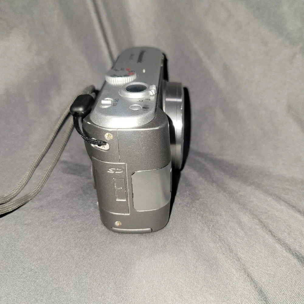 Panasonic DMC-LZ5 Lumix Mega O.I.S 6.0 Mega Pixel Digital Camera Tested Works